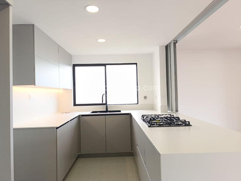 Apartamento Elegante de 3 Alcobas con Terraza en El Poblado - 4