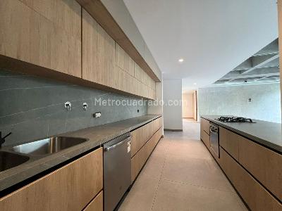 Apartamento en venta en El Poblado, Medellín · foto 5 de 17