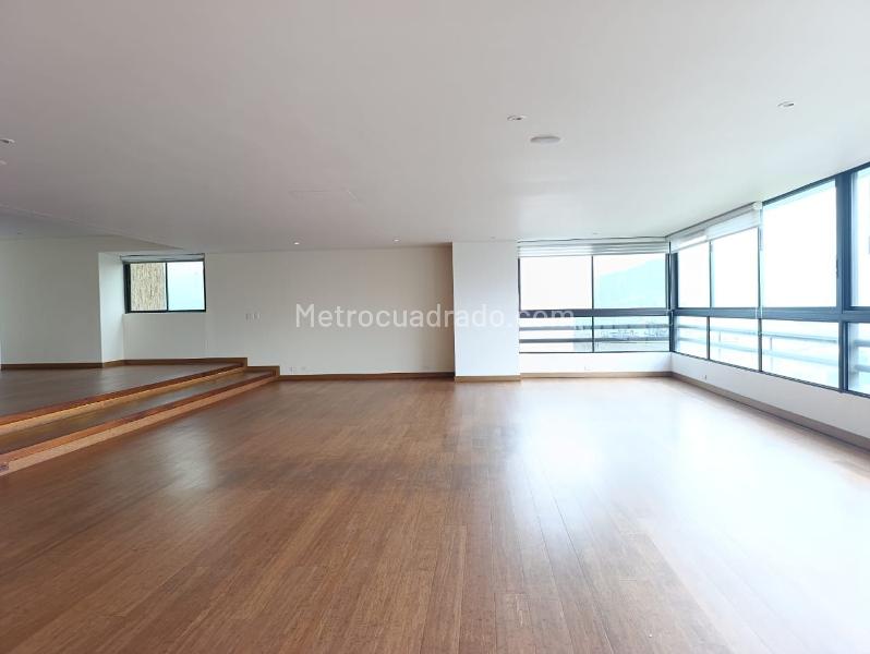 Spacious 4BR Apartment with Terrace in El Poblado - 5