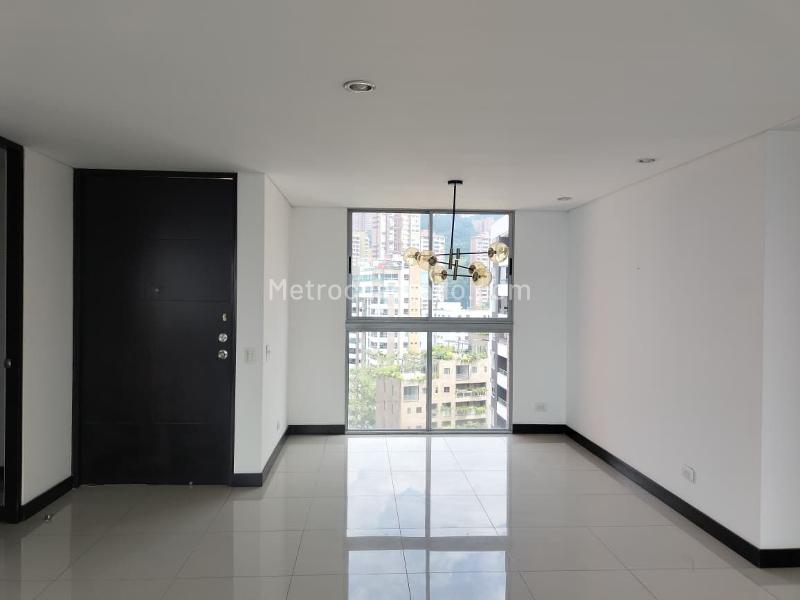 Modern 3BR Apartment in El Poblado - 2