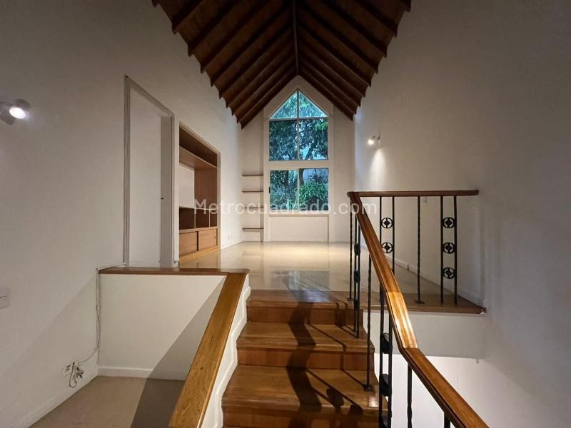 Spacious 3BR House Near Amenities in El Poblado - 5