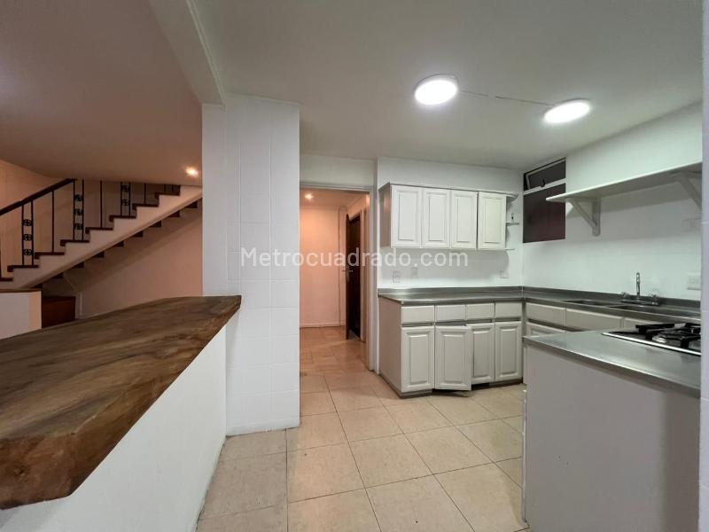 Spacious 3BR House Near Amenities in El Poblado - 7