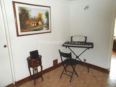 Casa de 3 alcobas en arriendo en El Poblado El Tesoro, Medellín, 315 m² · foto 10 de 16
