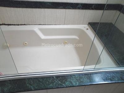 Casa de 3 alcobas en arriendo en El Poblado El Tesoro, Medellín, 315 m² · foto 12 de 16