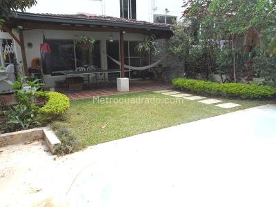 Casa de 3 alcobas en arriendo en El Poblado El Tesoro, Medellín, 315 m² · foto 14 de 16