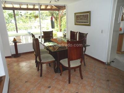 Casa de 3 alcobas en arriendo en El Poblado El Tesoro, Medellín, 315 m² · foto 4 de 16