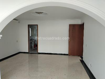 Casa de 4 alcobas en venta en El Poblado, Medellín, 267 m² · foto 11 de 19