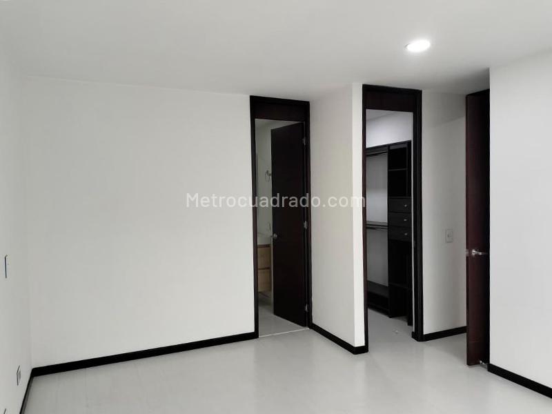 Apartamento Elegante de 3 Alcobas en El Poblado - 6