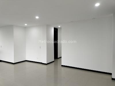 Apartamento de 3 alcobas en venta en El Poblado, Medellín, 150 m² · foto 2 de 14
