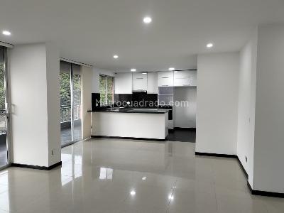 Apartamento de 3 alcobas en venta en El Poblado, Medellín, 150 m² · foto 3 de 14