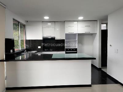 Apartamento de 3 alcobas en venta en El Poblado, Medellín, 150 m² · foto 4 de 14