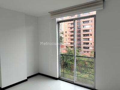 Apartamento de 3 alcobas en venta en El Poblado, Medellín, 150 m² · foto 8 de 14