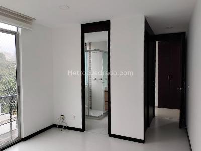 Apartamento de 3 alcobas en venta en El Poblado, Medellín, 150 m² · foto 9 de 14