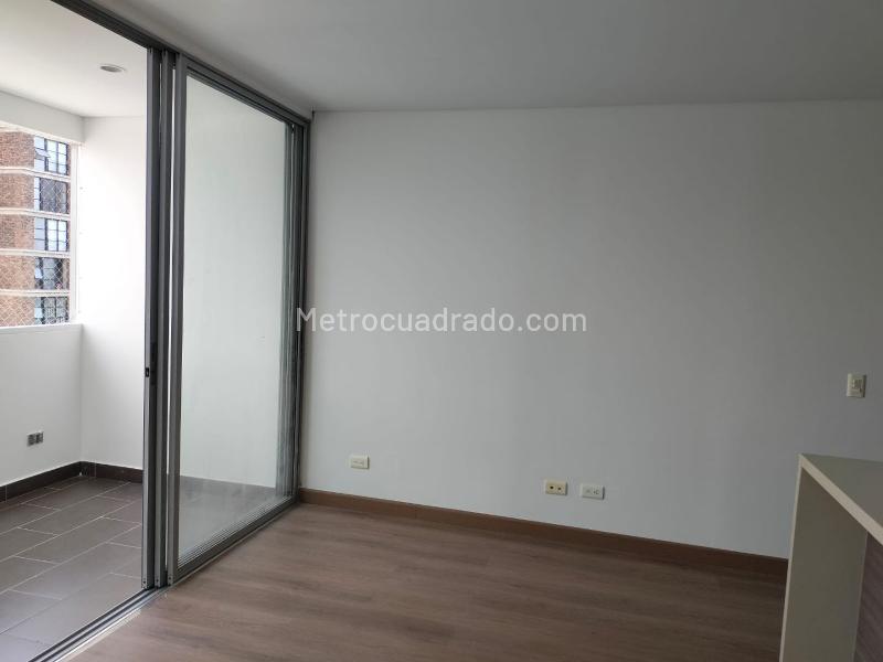 Apartamento de 3 Alcobas con Servicios Modernos en El Poblado - 2