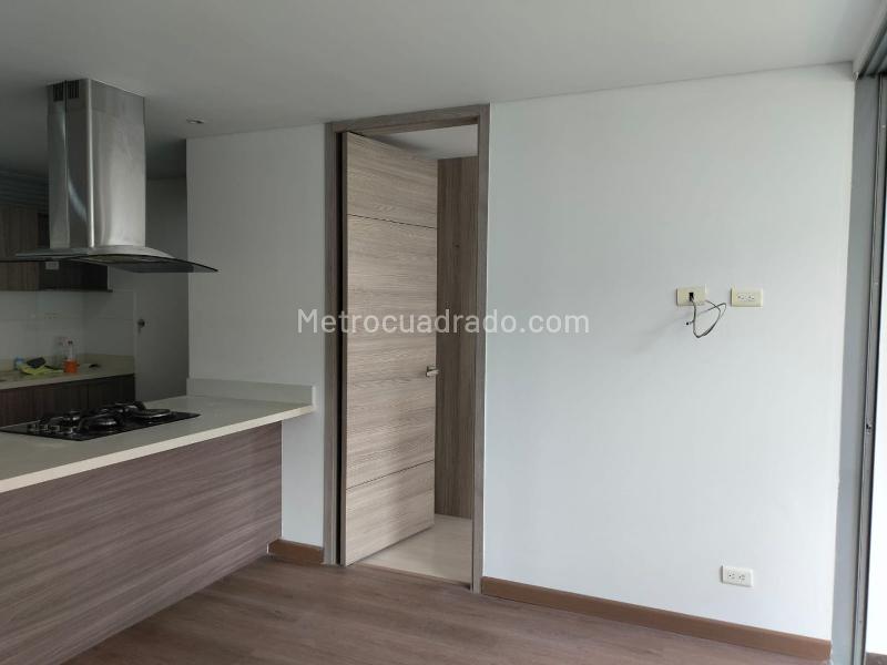 Apartamento de 3 Alcobas con Servicios Modernos en El Poblado - 3