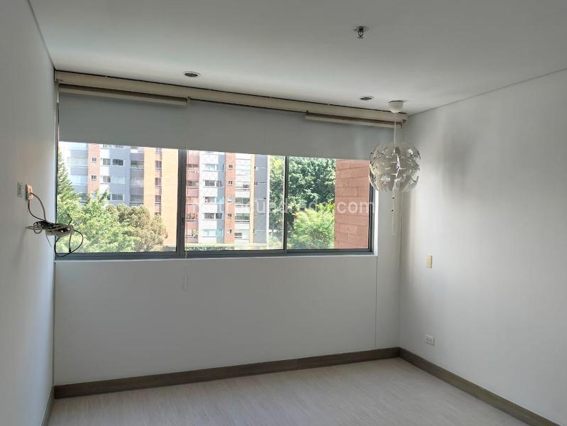 Apartamento de 3 Alcobas con Servicios Modernos en El Poblado - 8