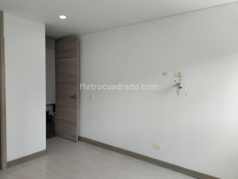 Apartamento de 3 Alcobas con Servicios Modernos en El Poblado - 9