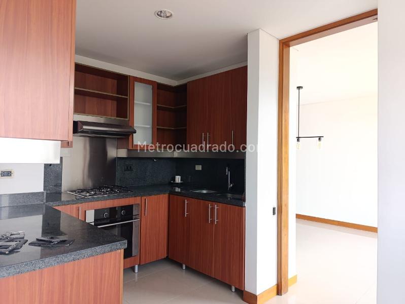 Apartamento de 3 Alcobas en Los Naranjos con Gran Oferta de Amenidades - 3