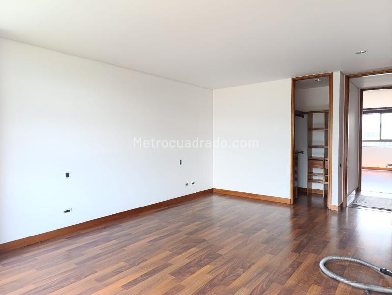 Apartamento de 3 Alcobas en Los Naranjos con Gran Oferta de Amenidades - 5