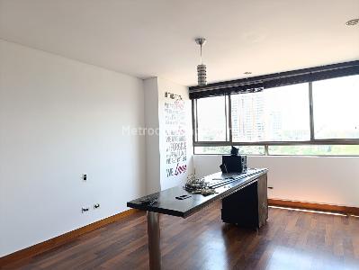Apartamento de 3 alcobas en venta en Los Gonzalez, Medellín, 195 m² · foto 8 de 16