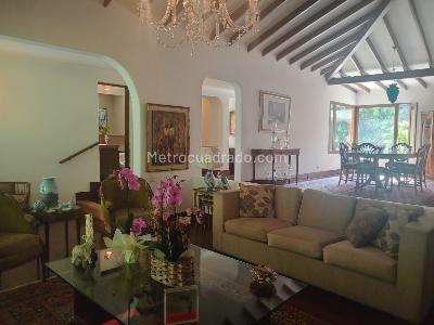 Casa en arriendo en El Poblado, Medellín · foto 2 de 15