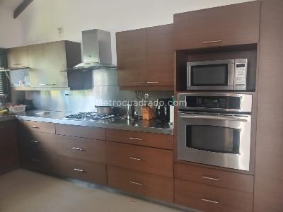 Casa en arriendo en El Poblado, Medellín · foto 4 de 15