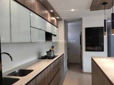 Apartamento de 3 alcobas en arriendo en El Poblado, Medellín, 135 m² · foto 8 de 18
