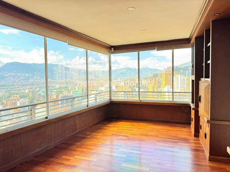 Elegant 3BR Apartment Near Amenities in El Poblado - 8
