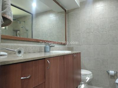 Apartamento de 3 alcobas en arriendo en El Poblado, Medellín, 139 m² · foto 17 de 18