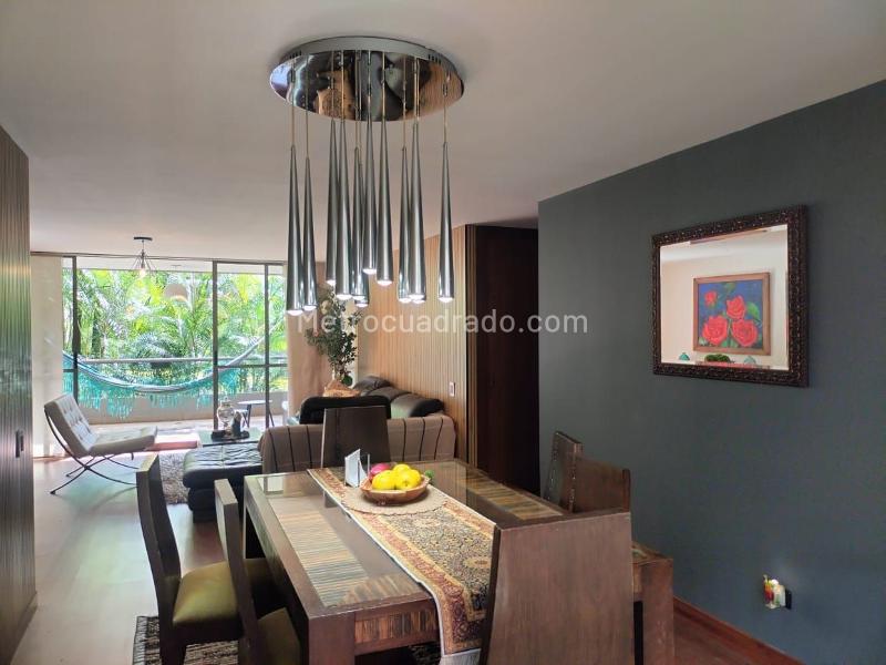 Apartamento Amoblado de 3 Alcobas con Balcones en El Poblado - 2