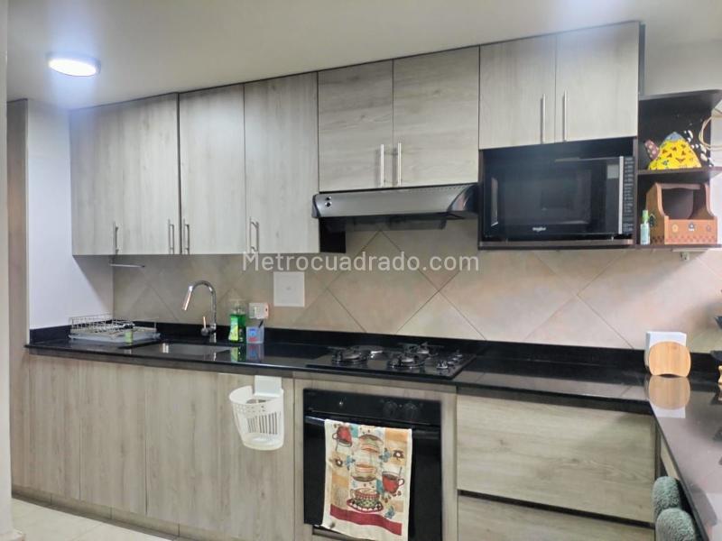 Apartamento Amoblado de 3 Alcobas con Balcones en El Poblado - 6