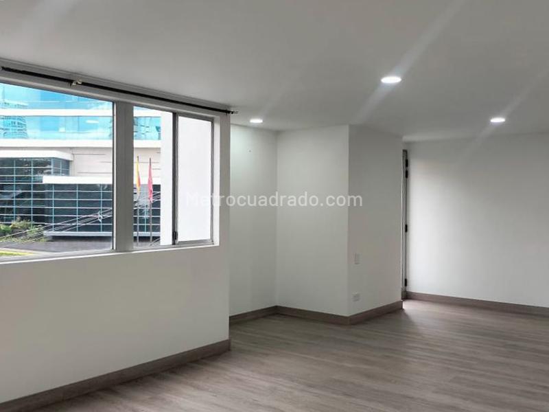 Apartamento de 3 Alcobas en El Poblado con 4 Baños - 2