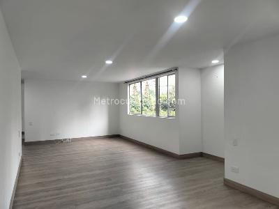 Apartamento de 3 alcobas en arriendo en Los Balsos, Medellín, 180 m² · foto 4 de 19