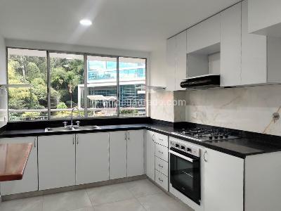 Apartamento de 3 alcobas en arriendo en Los Balsos, Medellín, 180 m² · foto 6 de 19