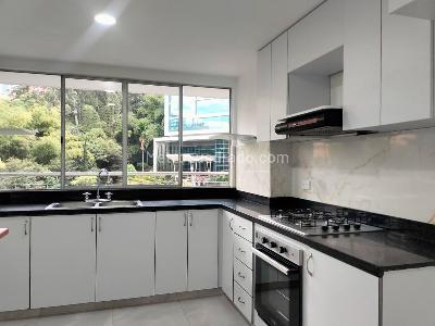 Apartamento de 3 alcobas en arriendo en Los Balsos, Medellín, 180 m² · foto 8 de 19