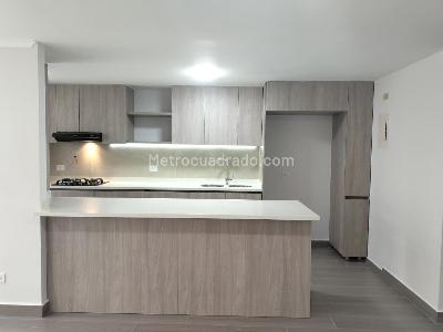 Apartamento de 3 alcobas en arriendo en Las Lomas, Medellín, 108 m² · foto 3 de 17
