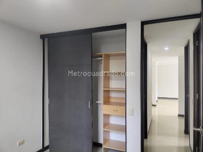 Apartamento de 3 alcobas en arriendo en El Poblado, Medellín, 107 m² · foto 14 de 16
