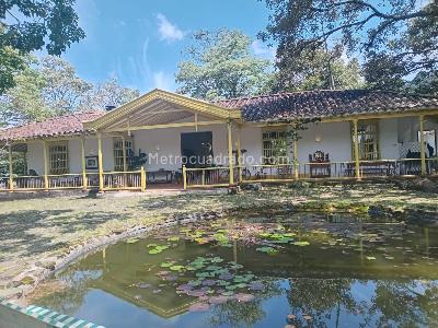 Casa de 4 alcobas en venta en El Poblado, Medellín, 750 m² · foto 16 de 20