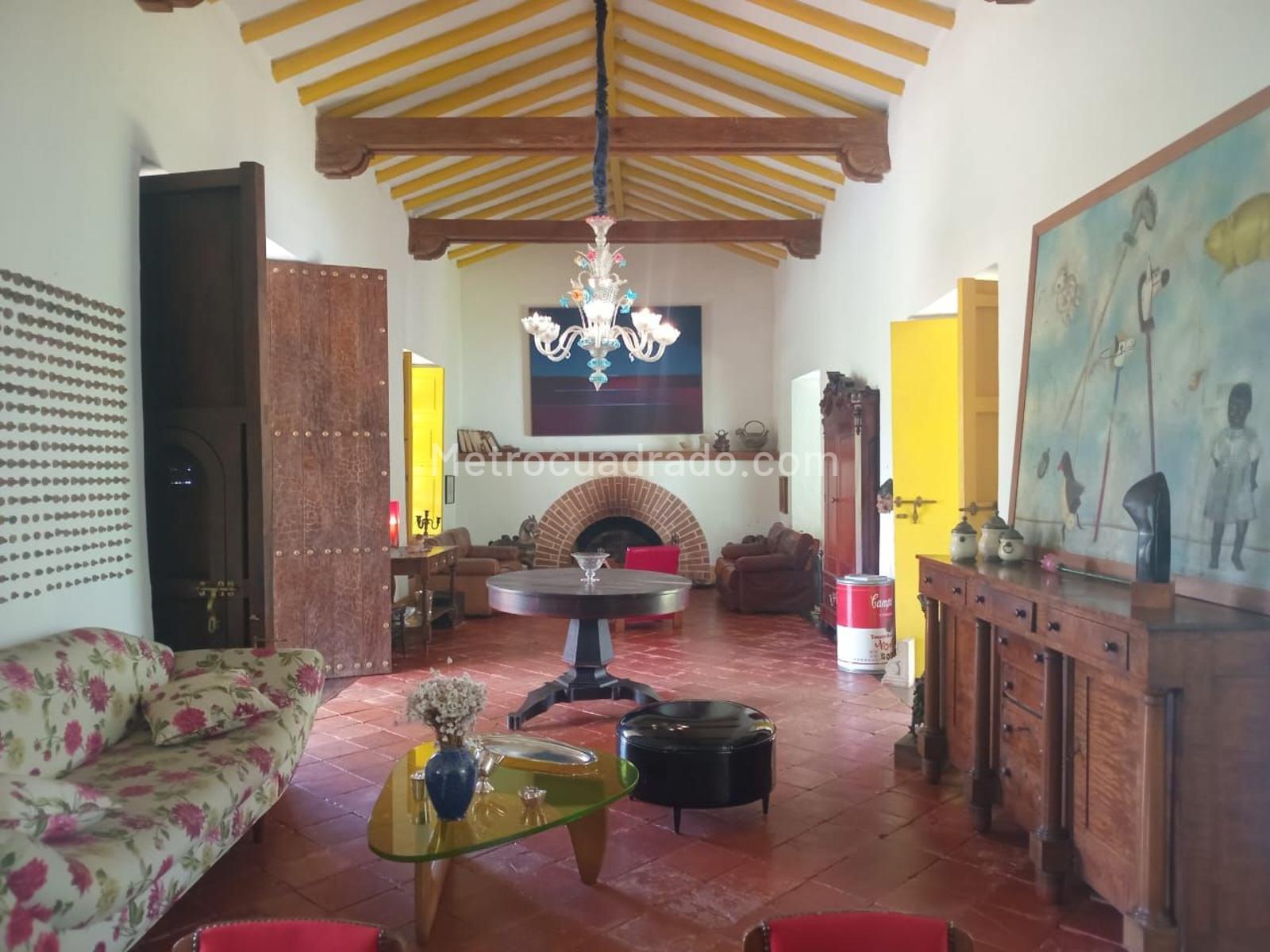 Casa de 4 habitaciones en venta en El Poblado, Medellín — imagen 1 de 20