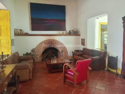 Casa de 4 alcobas en venta en El Poblado, Medellín, 750 m² · foto 3 de 20