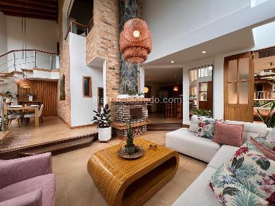 Casa de 4 alcobas en venta en Envigado, Envigado, 350 m² · foto 2 de 18