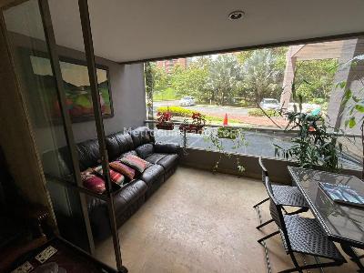 Apartamento de 3 alcobas en venta en Los Balsos, Medellín, 135 m² · foto 3 de 14