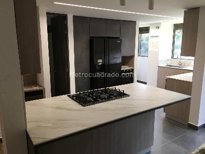 Apartamento de 3 alcobas en venta en Los Balsos, Medellín, 135 m² · foto 4 de 14