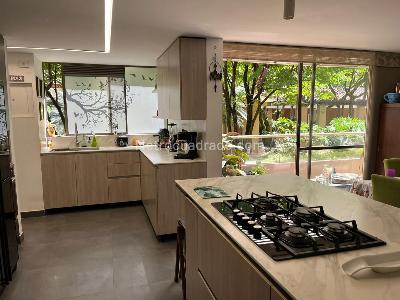 Apartamento de 3 alcobas en venta en Los Balsos, Medellín, 135 m² · foto 7 de 14
