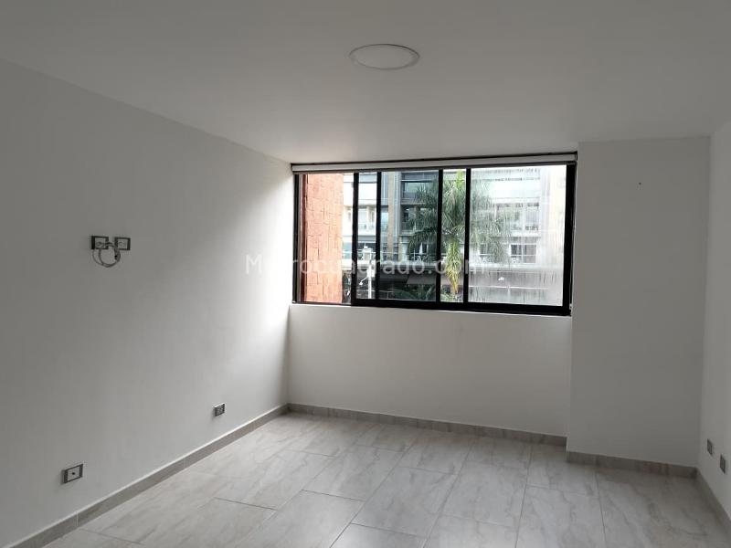 Apartamento de 3 Alcobas cerca a Avenidas y Centros Comerciales en El Poblado - 8