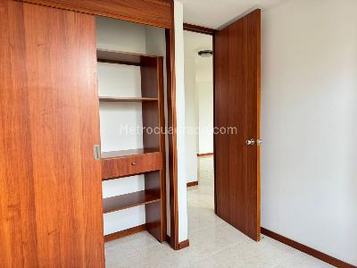 Apartamento de 3 alcobas en arriendo en El Poblado, Medellín, 90 m² · foto 10 de 11