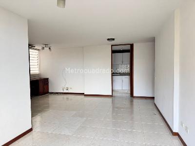Apartamento de 3 alcobas en arriendo en El Poblado, Medellín, 90 m² · foto 3 de 11