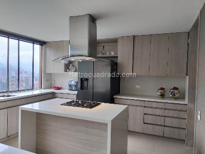 Apartamento en venta en El Poblado, Medellín · foto 6 de 18