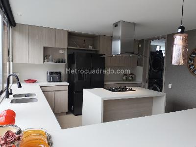 Apartamento en venta en El Poblado, Medellín · foto 7 de 18