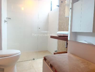 Apartamento de 3 alcobas en arriendo en San Lucas, Medellín, 140 m² · foto 19 de 20